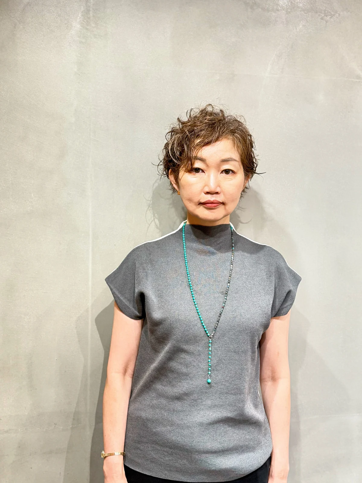 大人女性のショートヘア スタイル写真
